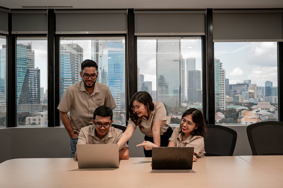 ai tools used by hr dashboard showing employee retention predictions